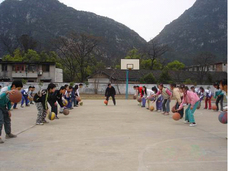 竞思公益捐赠图书活动